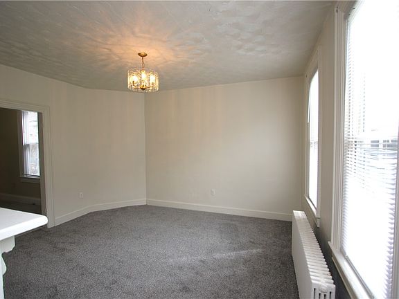 3rd image of 180 Morton St