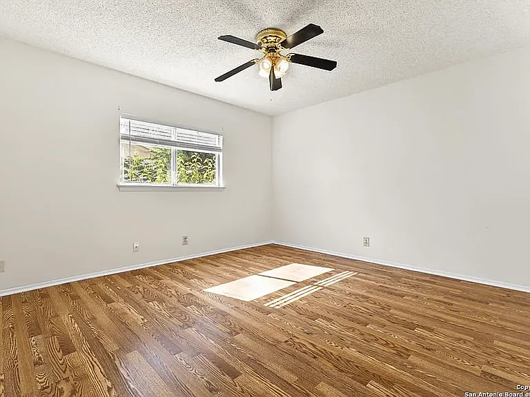 9806 Kelton Dr — Photo 21