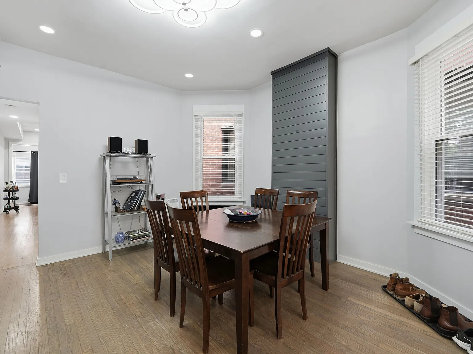 3 bed, 1.5 bath, 1370 sqft, $4,395 — Photo 4