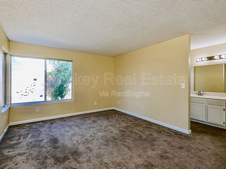 3724 Gladstone Dr — Photo 11