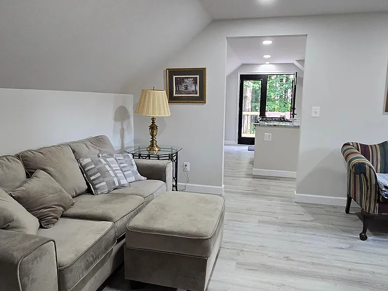 6585 Lovers Ln — Photo 6