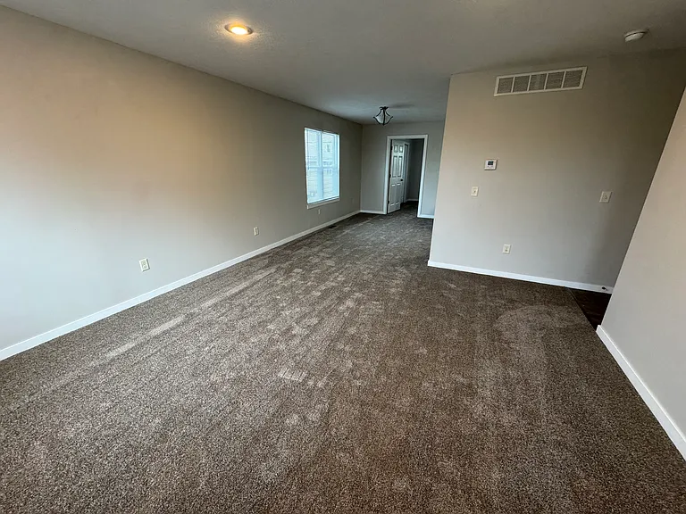 442 442/444 Bank Ln SE #446 — Photo 4