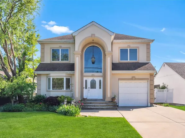 6 Prospect Avenue, Hewlett, NY 11557