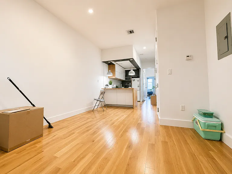 21 Hart St #2 — Photo 5