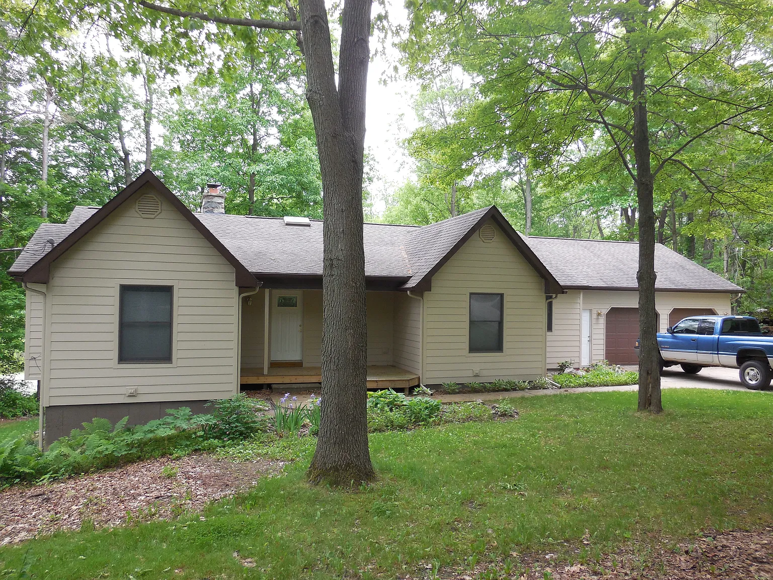 3422 N Tipsico Lake Rd photo 1