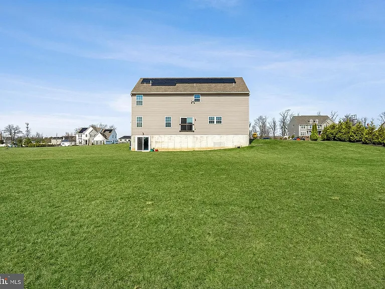 40 Gina Dr — Photo 52