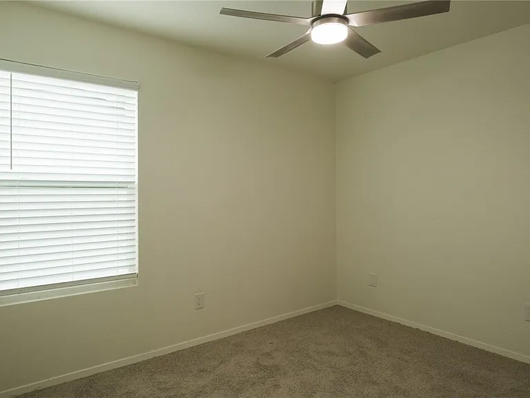 1501 Oakdale Cir #D — Photo 12