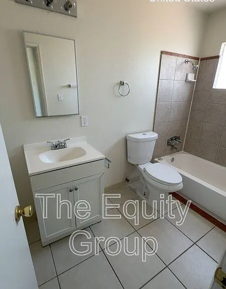 311 E Elm St #7 — Photo 8