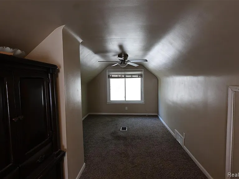 27226 Lawnwood St — Photo 13