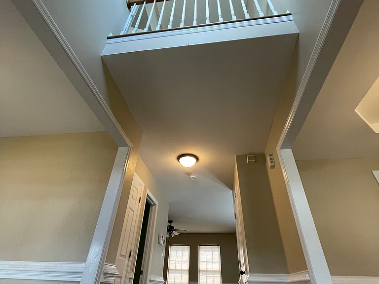 219 Yorkshire Dr — Photo 13