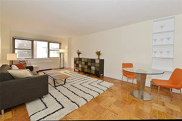 Sold by R New York | media 6