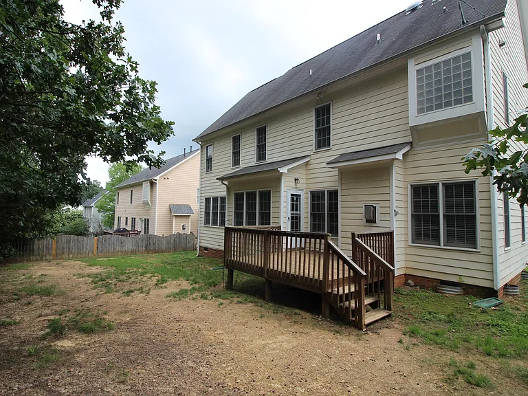 304 Peachtree Point Ct — Photo 25