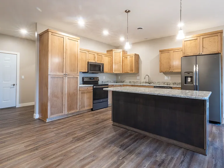 711 Lancelot Dr N #1 — Photo 31