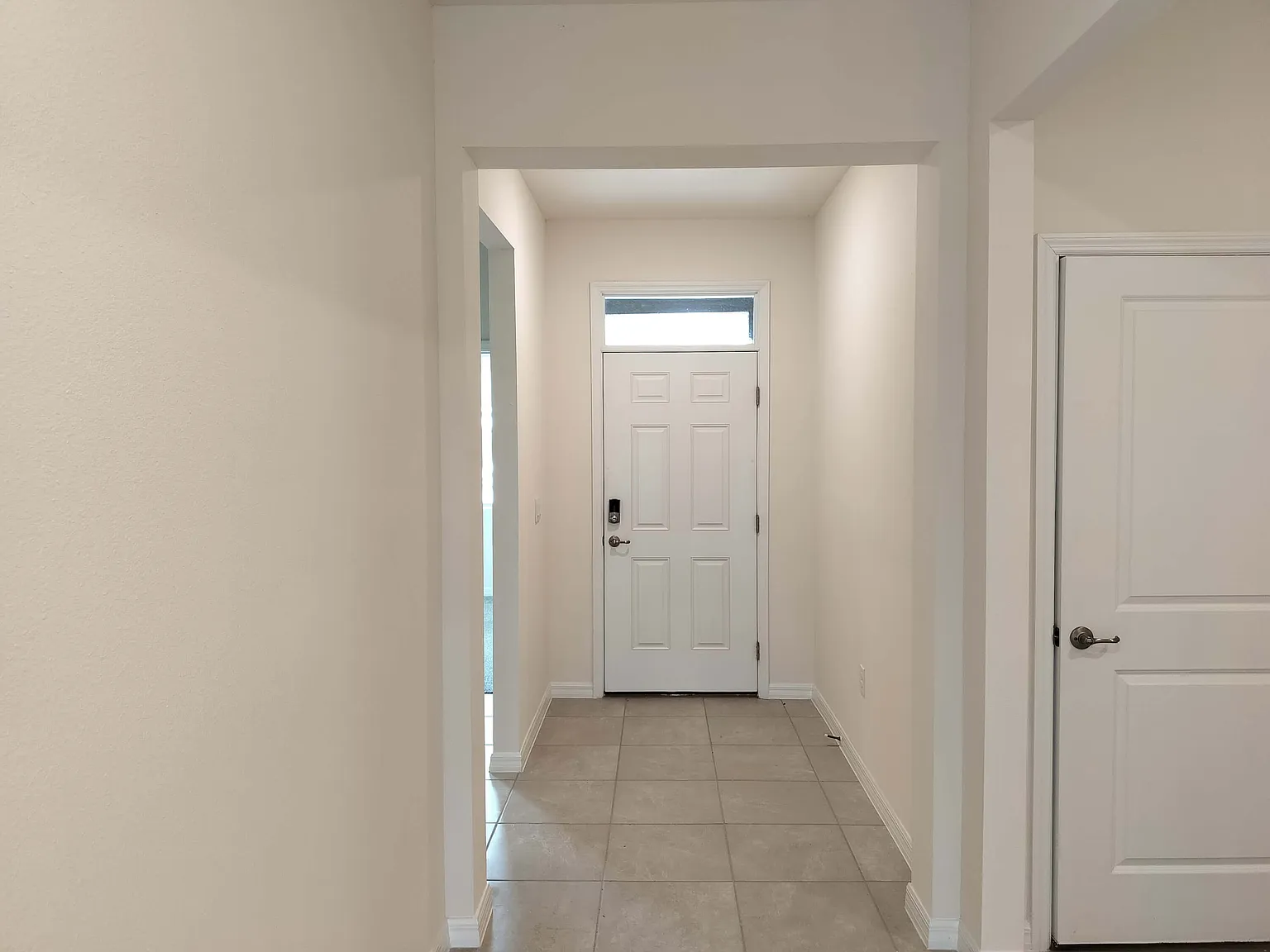 4 bed, 2034 sqft, $2,097 — Photo 3