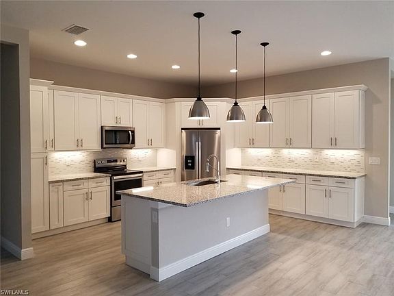 5th image of 2350 Everglades Blvd S