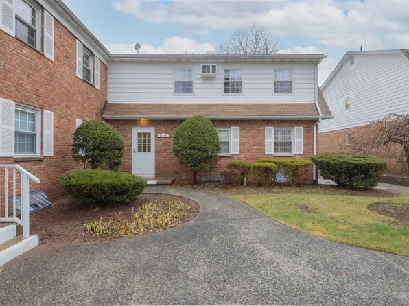 54 Parkside Dr, Suffern, NY 10901