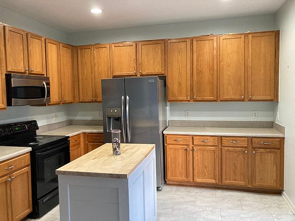 3rd image of 2301 Oakhurst Trl