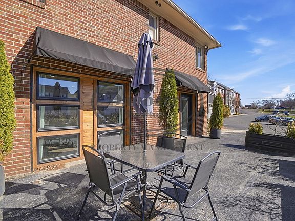 4th image of 1133 N Byrne Rd #4