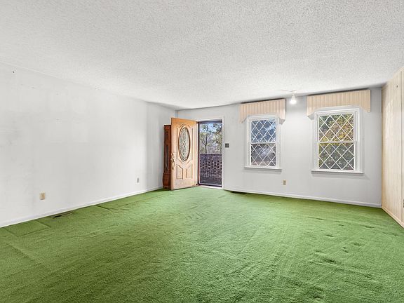 5th image of 1012 Briarcliff Rd