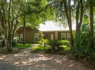 201 Alconese Ave, Fort Walton Beach, FL 32548