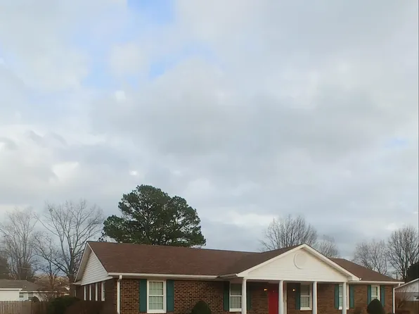 3618 Lipscomb Dr, Florence, AL 35633