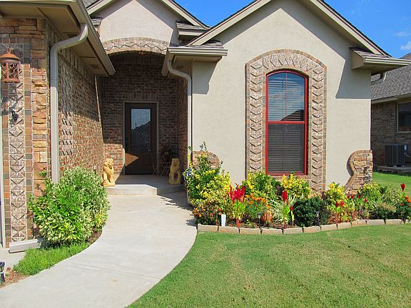 4th image of 417 Starshine Dr