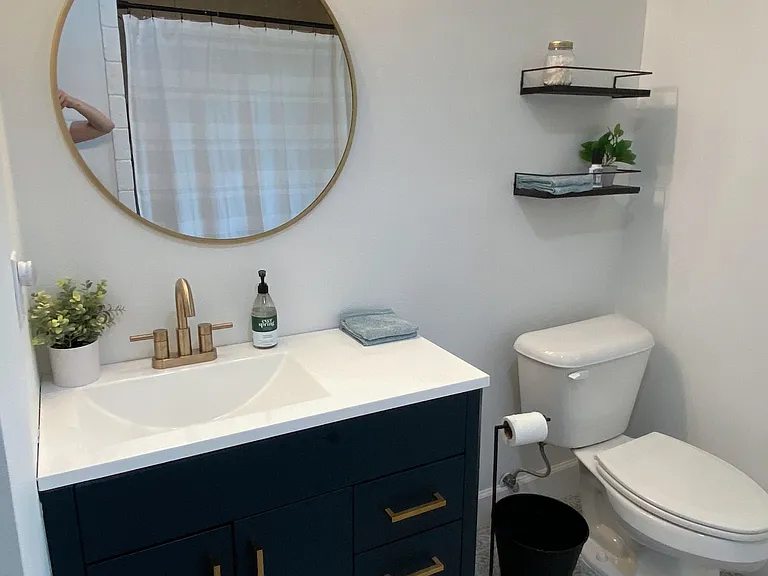 2452 W Valley Dr — Photo 8