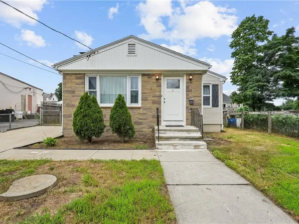6 Blaine St, Johnston, RI 02919