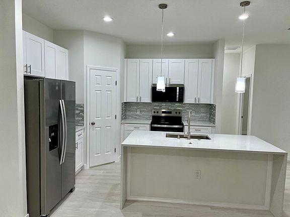 2nd image of 691 San Filippo Dr SE