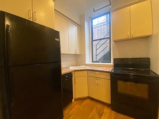 Rented by Dream Space Realty | media 19