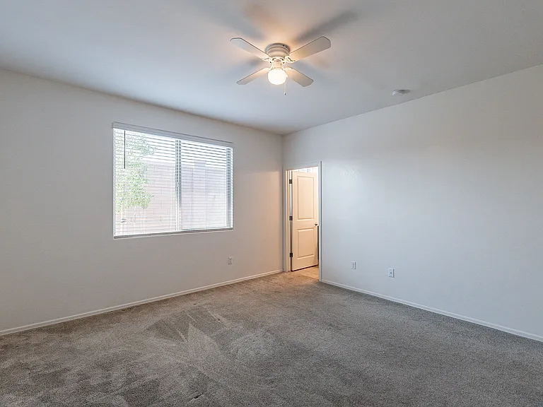 908 W Calle Sucre — Photo 16
