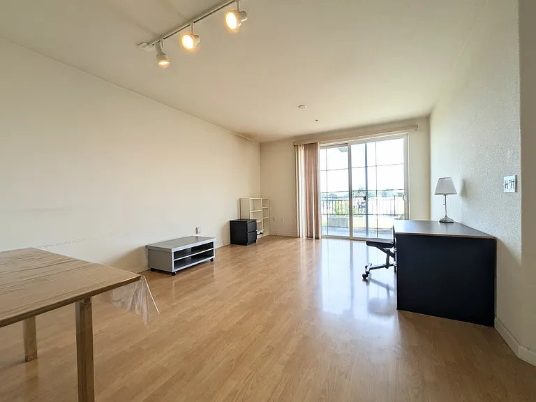 600 S Abel St #316 — Photo 4