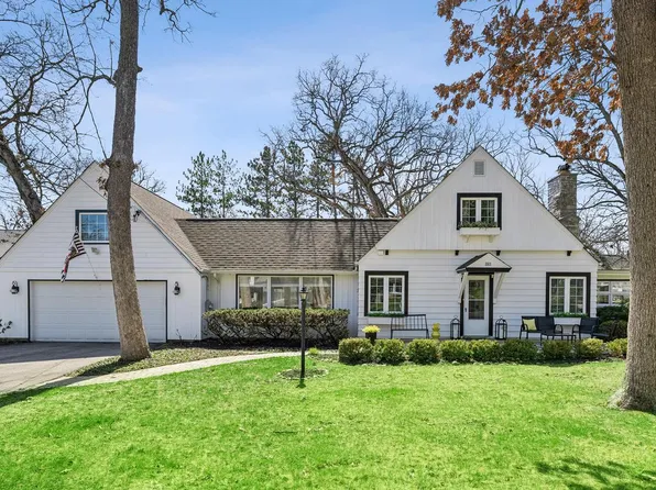 261 Waubun DRIVE, Fontana, WI 53125