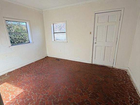 2nd image of 412 Morgan Ave