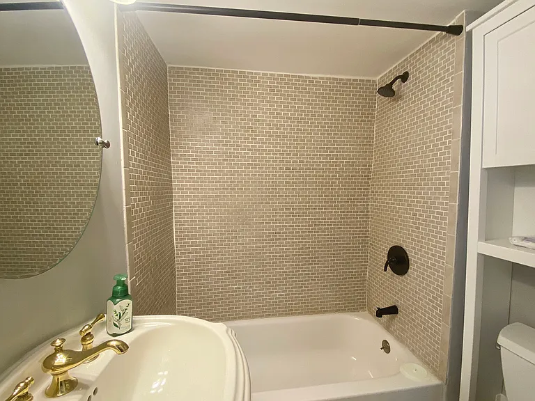 211 London St #1 — Photo 15