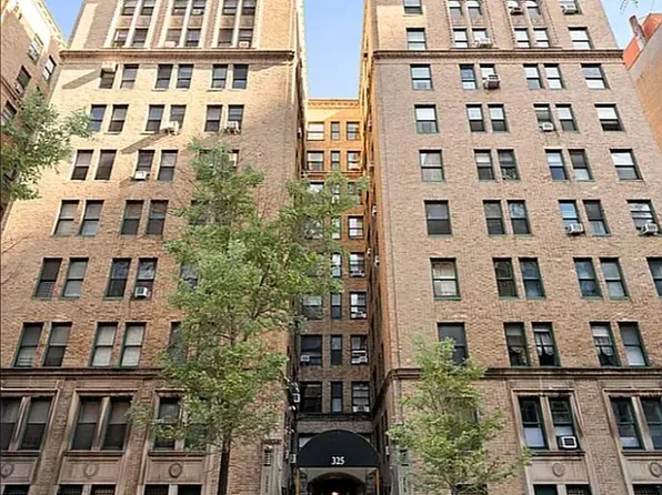 325 W 45th St APT 101, Manhattan, NY 10036
