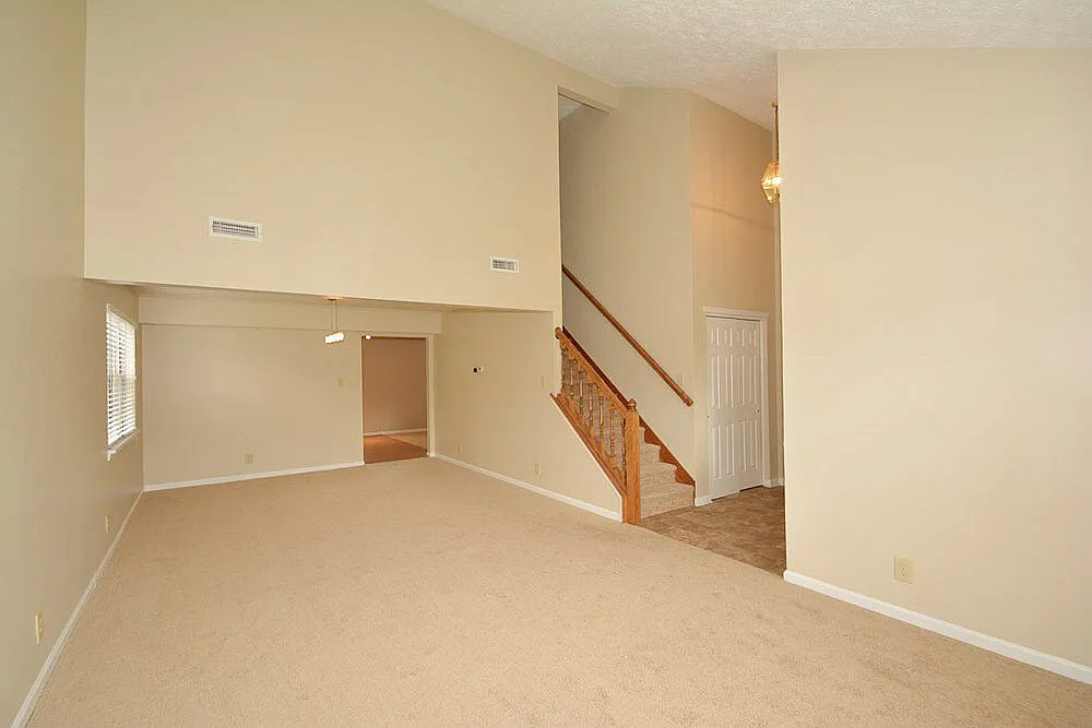 3 bed, 2.5 bath, 1899 sqft, $1,985 — Photo 3
