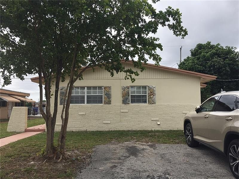 1st image of 2840 NW 20th St