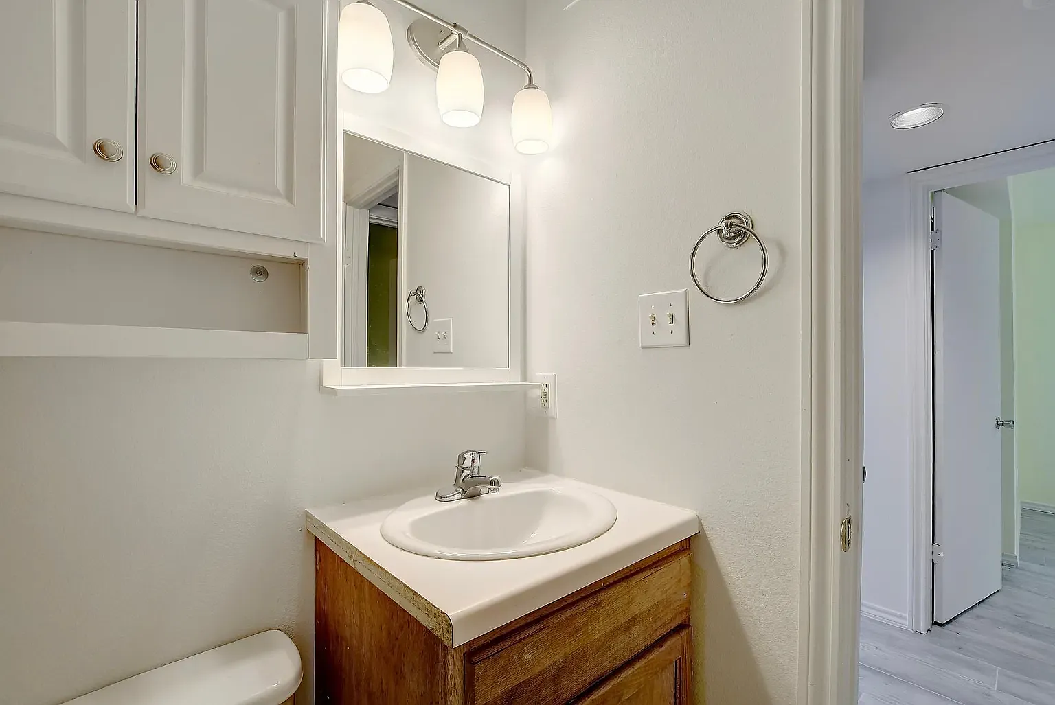 2 bed, 800 sqft, $975 — Photo 2