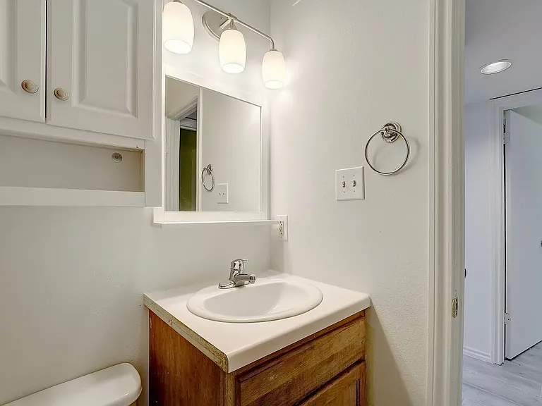 809 Bracewood Cir #A — Photo 2