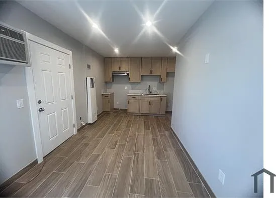 14248 Gilmore St #1 — Photo 15