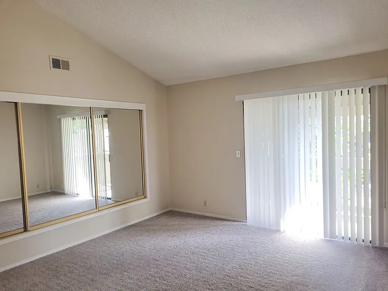 19820 Vineyard Ln — Photo 14