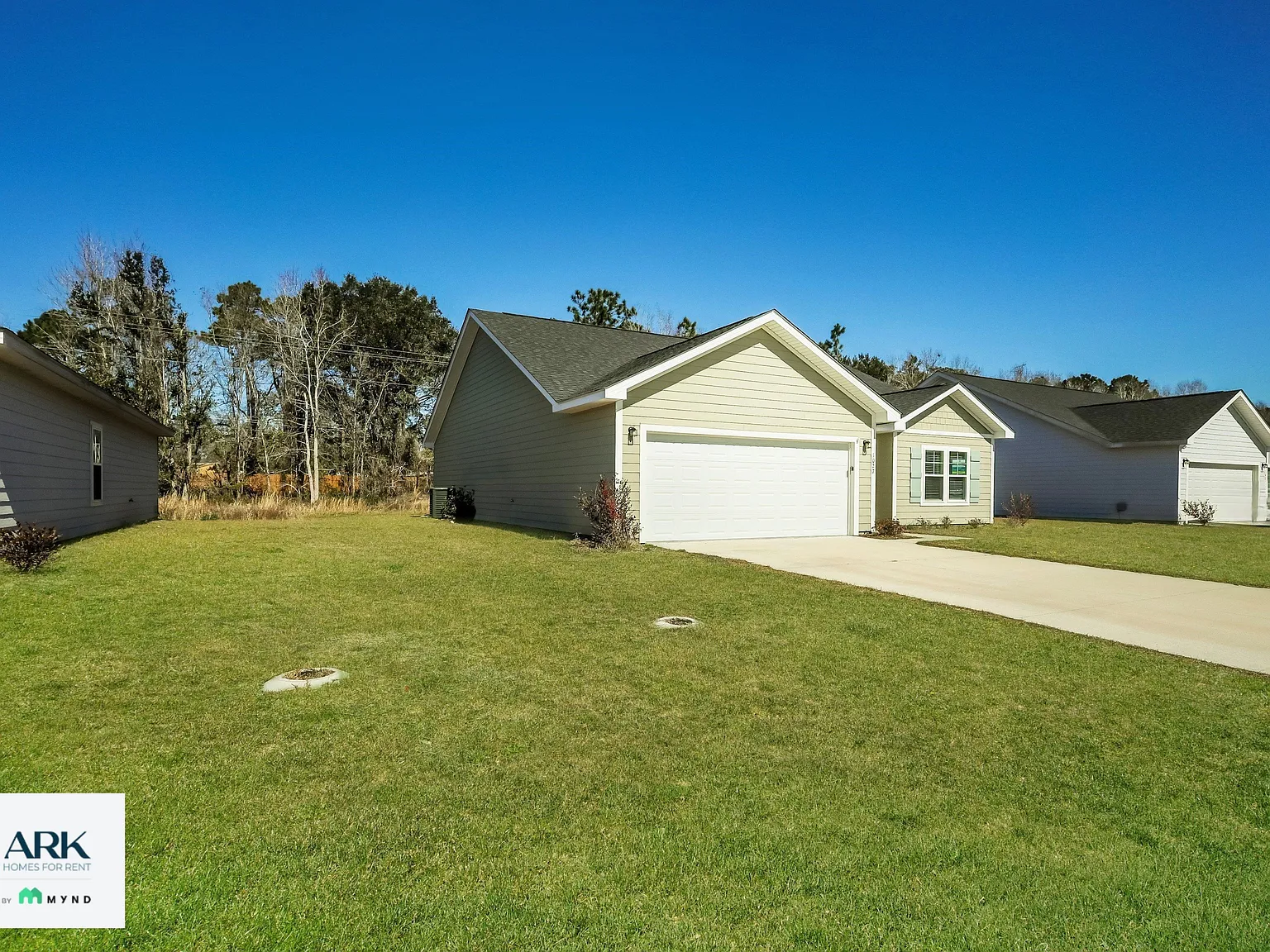 3 bed, 2.0 bath, 1400 sqft, $1,935 — Photo 2