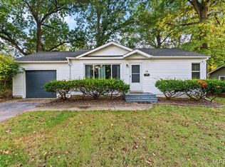 10 Manas Dr, Swansea, IL 62226