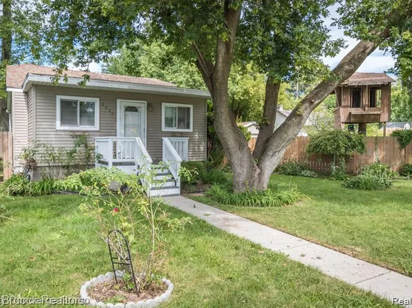 8229 Essex Ave, Warren, MI 48089