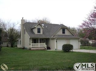 37633 Ash Rd, New Boston, MI 48164