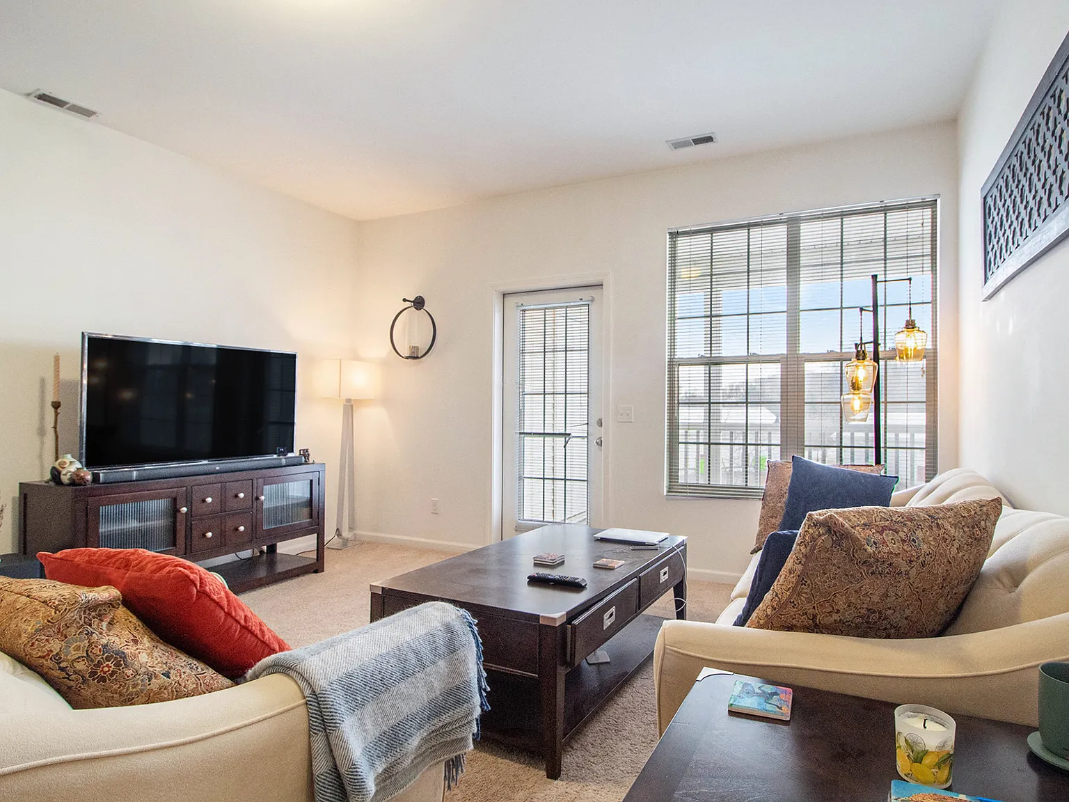 2 bed, 1188 sqft, $1,950 — Photo 2