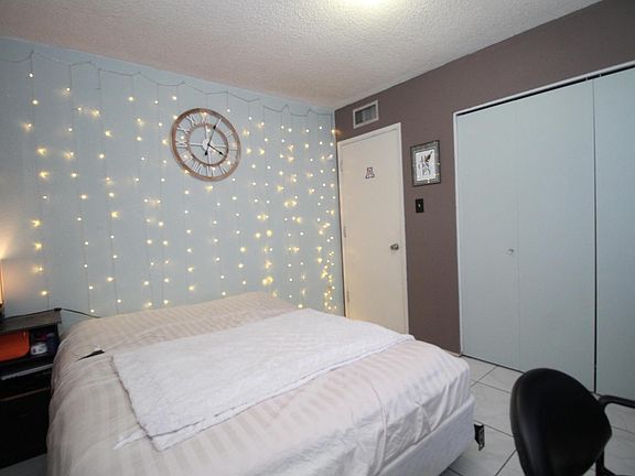 4th image of 225 E Water St #225
