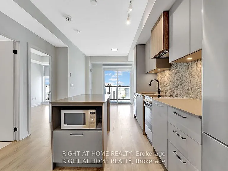 10 Lagerfeld Dr #401 — Photo 15