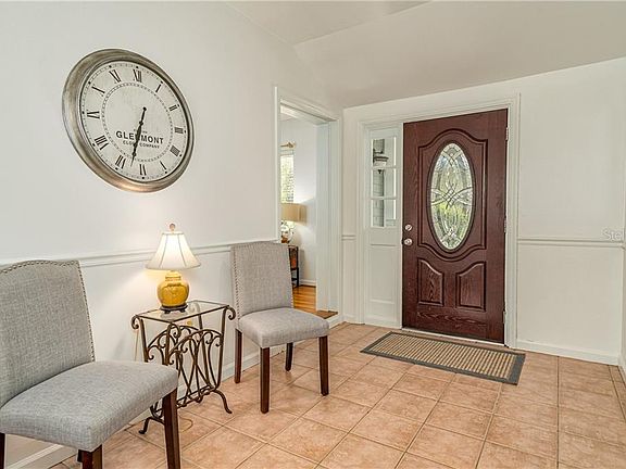 4th image of 2121 Tangerine St